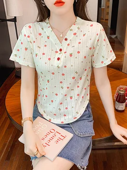 BETHQUENOY מתוק בטעם תות הדפסה Tshirts נשים בגדי קיץ 2023 צוואר V מכופתרת שרוול קצר חולצה נשית Camiseta Mujer