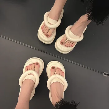 קיץ נעלי בית לנשים 2023 חדש אופנה כפכפים נעלי נשים בלעדי עבה הבוהן קליפ חוף נעלי נשים פאטוס דה Mujer